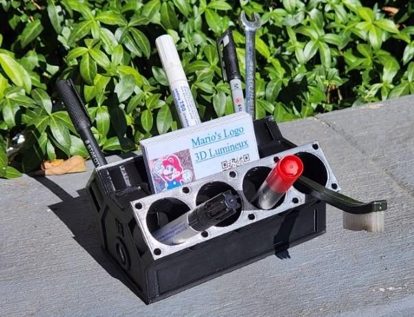 bloc moteur V8 porte stylo ,carte de visite